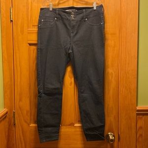Torrid Jegging Dark Rinse, Short, Size 16